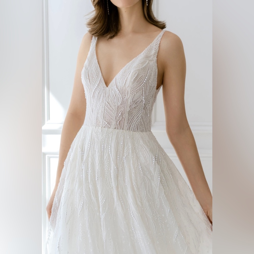 Enaura Margo wedding dress with bustle NWT